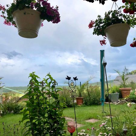 Mona'S Sleep & Go Bed & Breakfast Buren  Eksteriør bilde