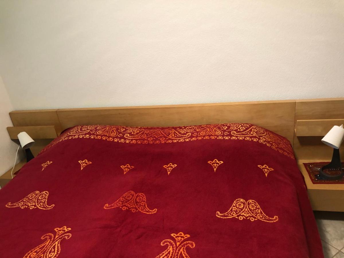 Mona'S Sleep & Go Bed & Breakfast Buren  Eksteriør bilde