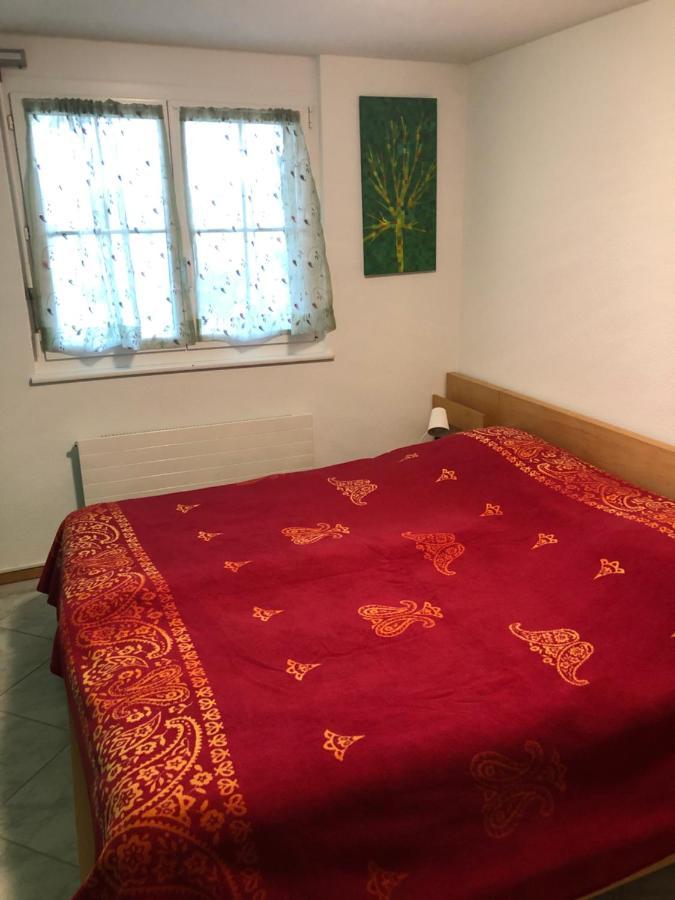 Mona'S Sleep & Go Bed & Breakfast Buren  Eksteriør bilde