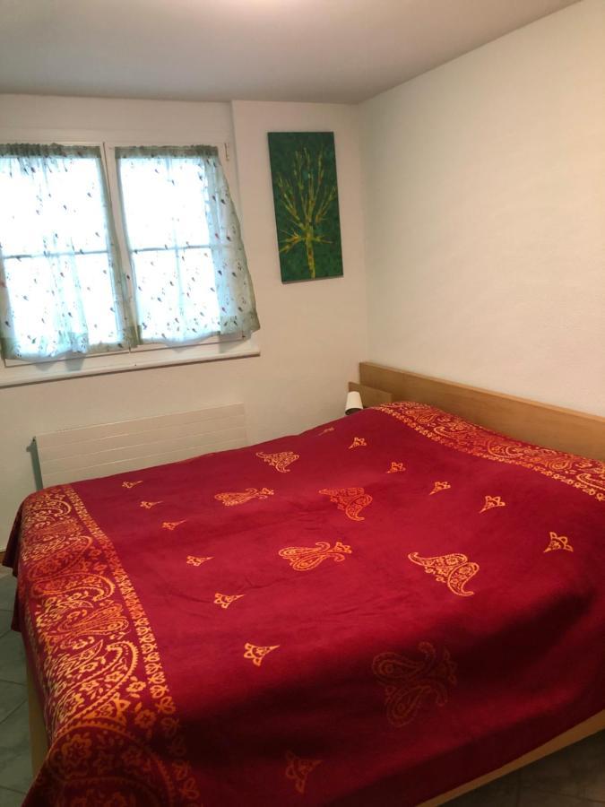 Mona'S Sleep & Go Bed & Breakfast Buren  Eksteriør bilde