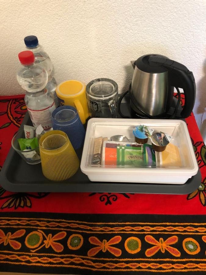 Mona'S Sleep & Go Bed & Breakfast Buren  Eksteriør bilde