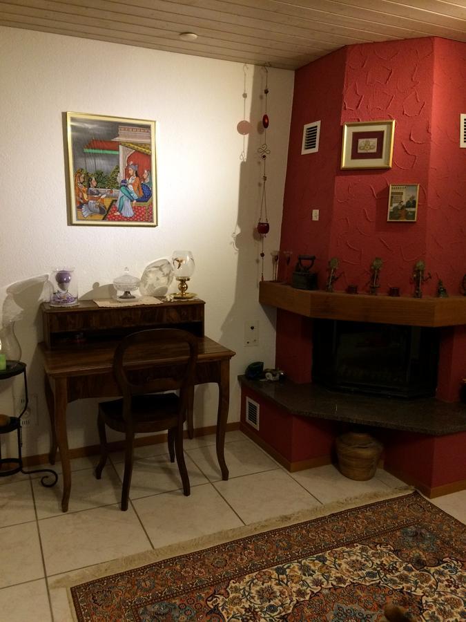 Mona'S Sleep & Go Bed & Breakfast Buren  Eksteriør bilde