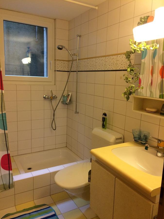 Mona'S Sleep & Go Bed & Breakfast Buren  Eksteriør bilde